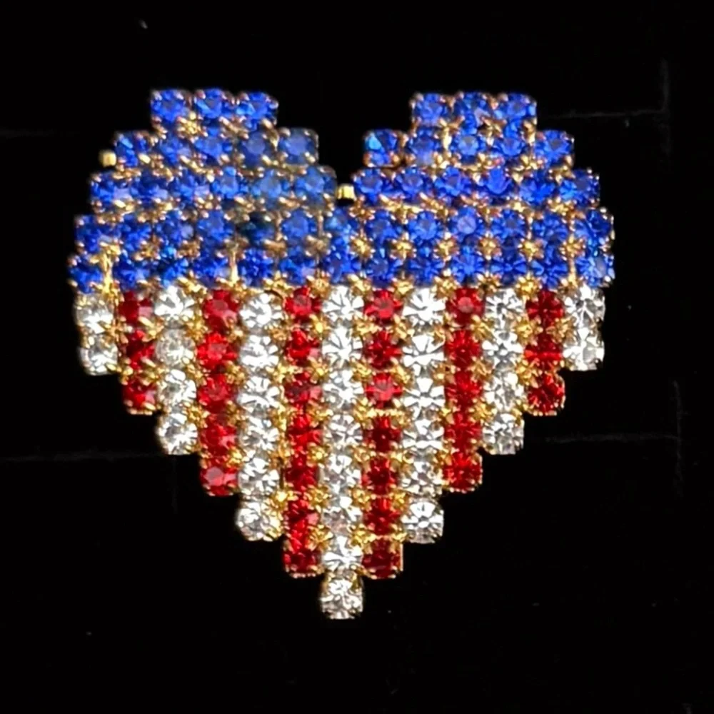 Vintage goldtone, red white and blue American flag heart Brooch